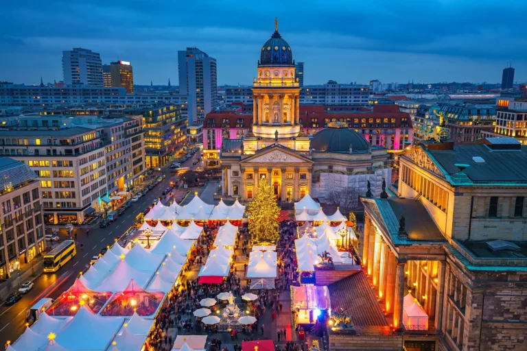 Julemarked, Deutscher Dom og konzerthaus i Berlin, Tyskland.