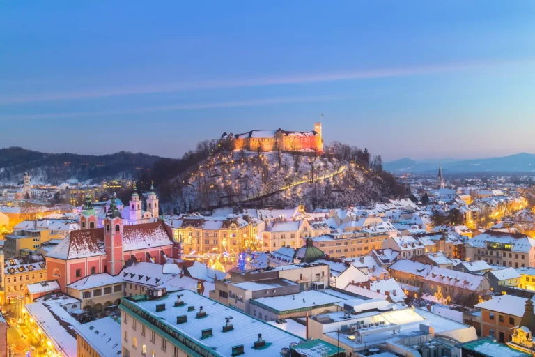 Panorama de Liubliana en invierno. Eslovenia, Europa.